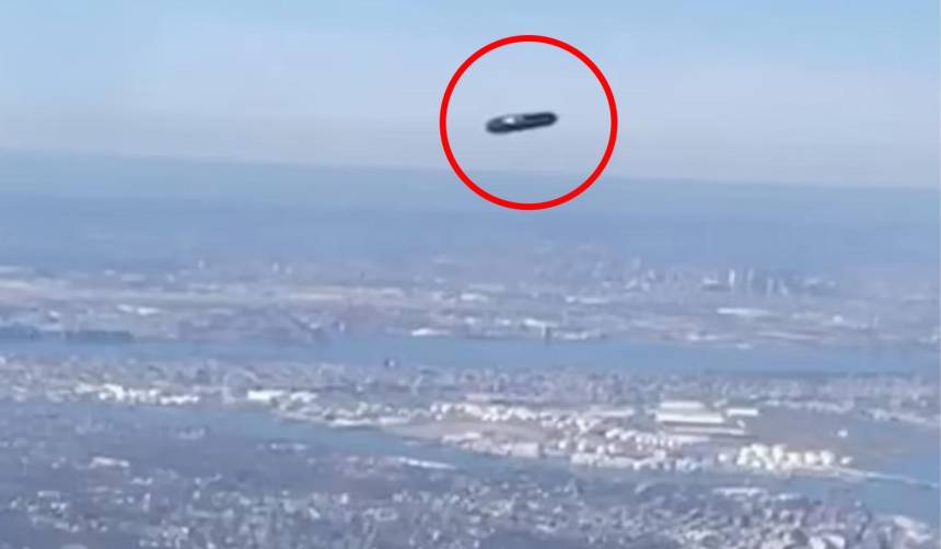 Mujer afirmó filmar un OVNI desde un avión en el cielo de Nueva York 
