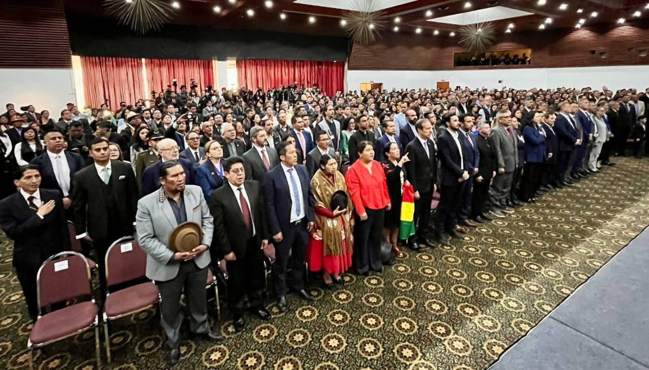 La nueva Asamblea Legislativa arranca la transición después de recibir las credenciales La nueva Asamblea Legislativa arranca la transición después de recibir las credenciales