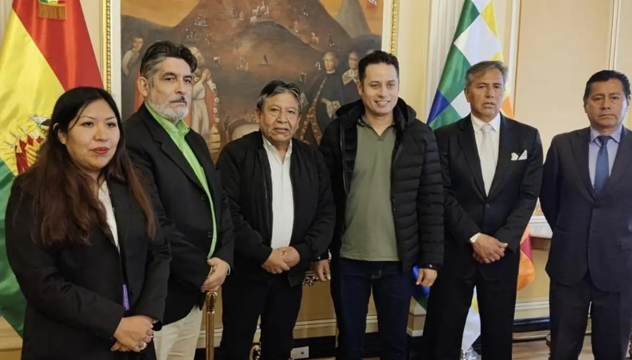 Vicepresidencia: Concluye reunión de transición entre Lara y Choquehuanca Vicepresidencia: Concluye reunión de transición entre Lara y Choquehuanca