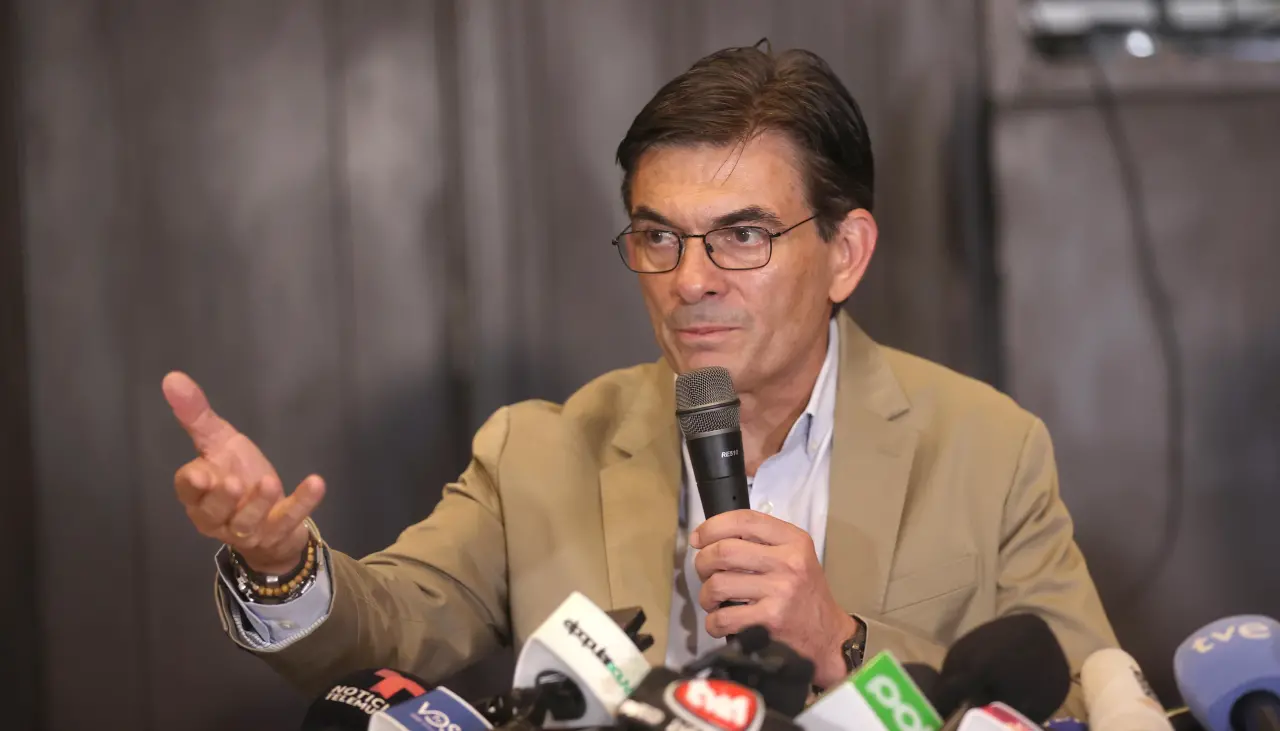 Reunión de Paz con sectores productivos busca alinear propuestas con la agenda del nuevo Gobierno, señala diputado Reunión de Paz con sectores productivos busca alinear propuestas con la agenda del nuevo Gobierno, señala diputado