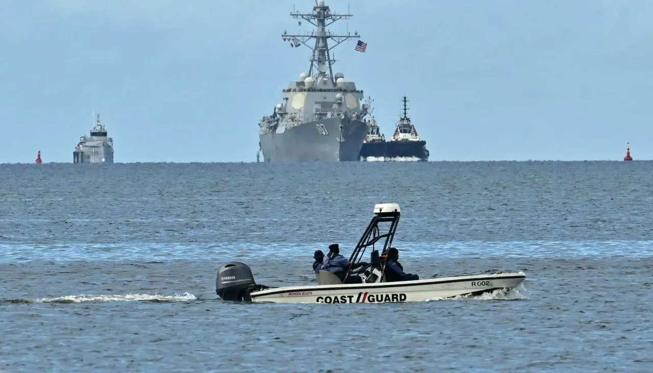 Buque de guerra estadounidense llega a Trinidad y Tobago, frente a Venezuela Buque de guerra estadounidense llega a Trinidad y Tobago, frente a Venezuela