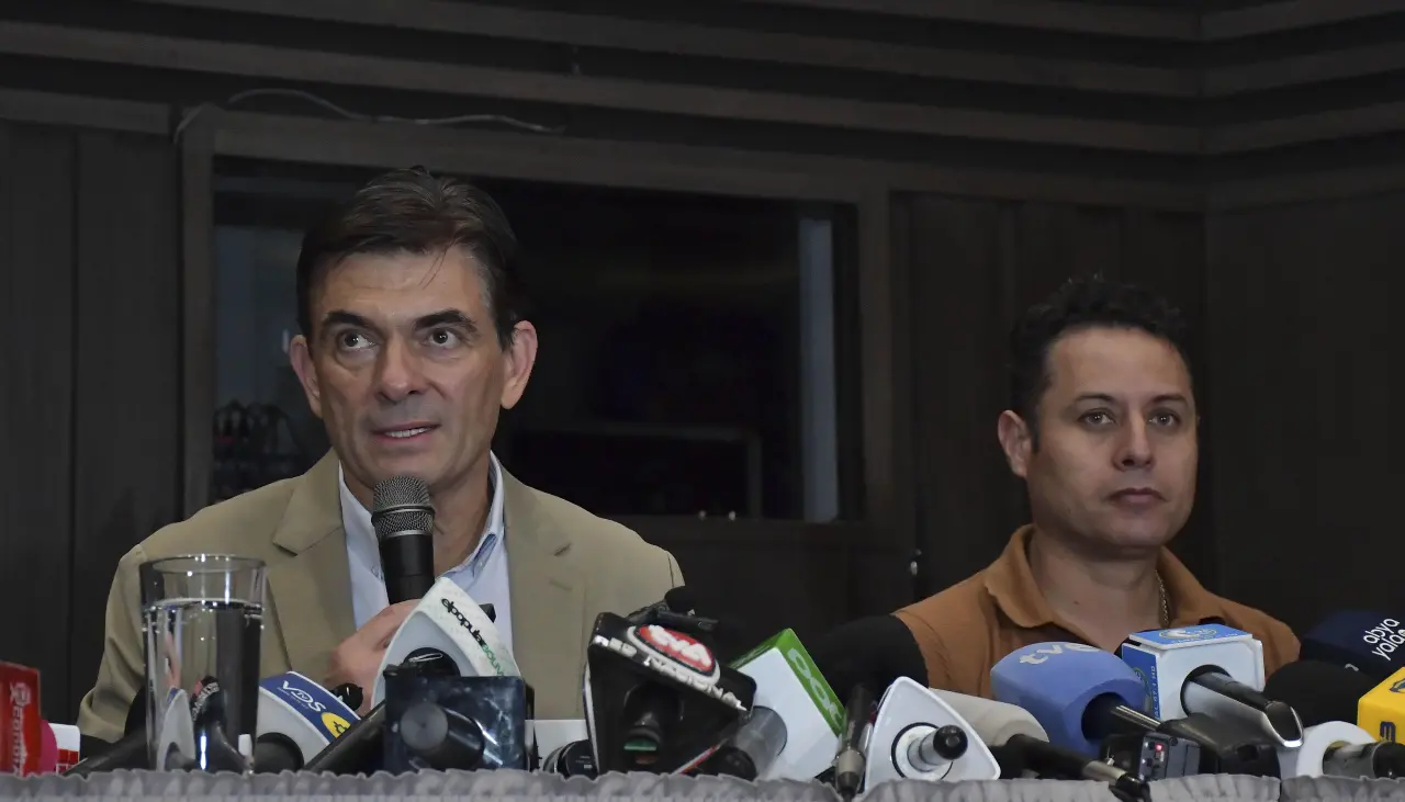 Tribunal Supremo Electoral evaluará la entrega credenciales a Paz y Lara en Sucre Tribunal Supremo Electoral evaluará la entrega credenciales a Paz y Lara en Sucre