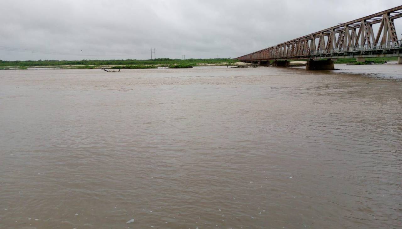 Intensas lluvias causan ruptura de diques, crecida de ríos y afectación a la población  Intensas lluvias causan ruptura de diques, crecida de ríos y afectación a la población