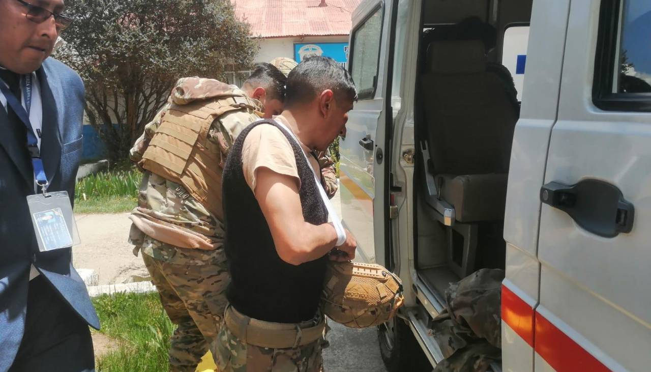 Contrabandistas utilizaron piedras y dinamita en ataque que dejó dos militares heridos Contrabandistas utilizaron piedras y dinamita en ataque que dejó dos militares heridos