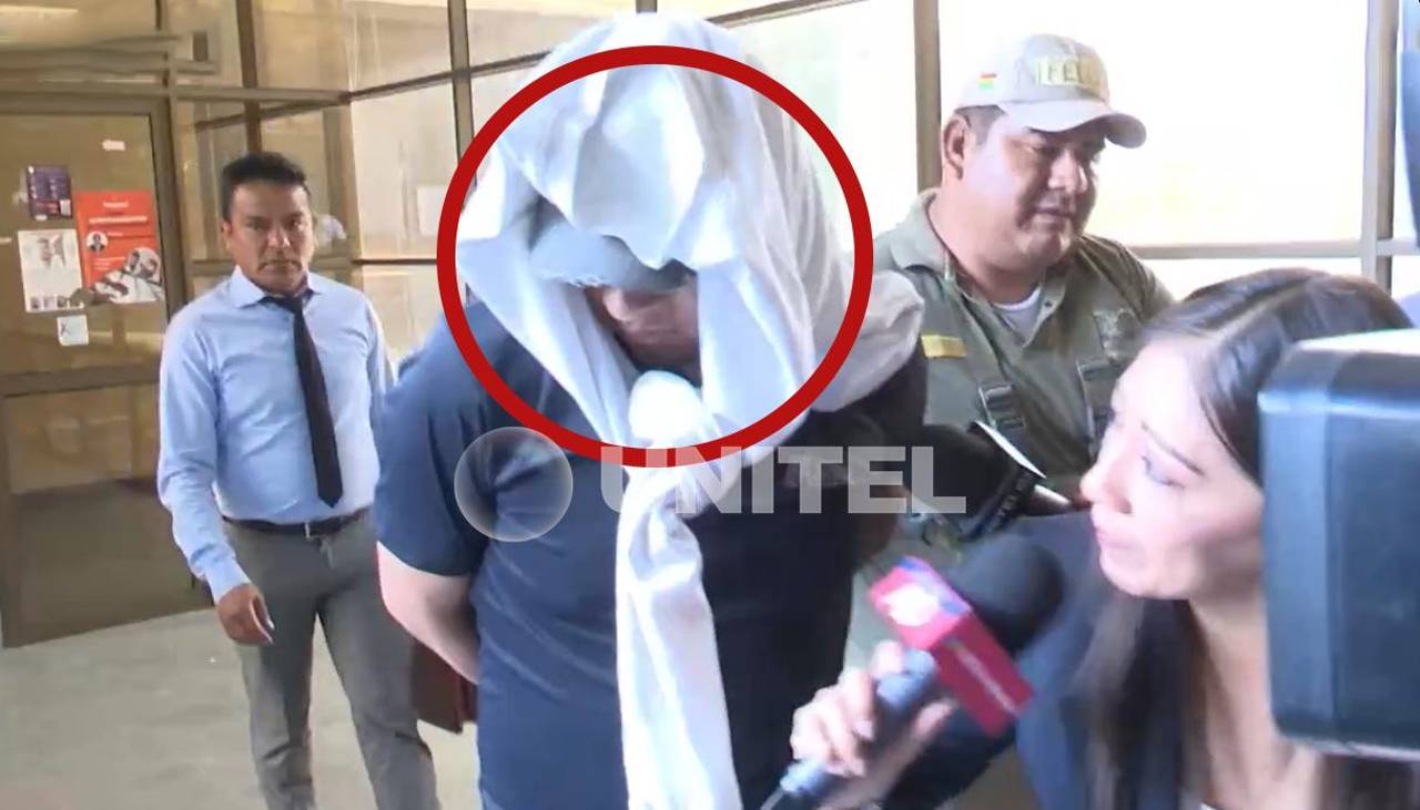 Envían a la cárcel a estudiante acusado del asesinato de un universitario que fue hallado con la cabeza destrozada Envían a la cárcel a estudiante acusado del asesinato de un universitario que fue hallado con la cabeza destrozada