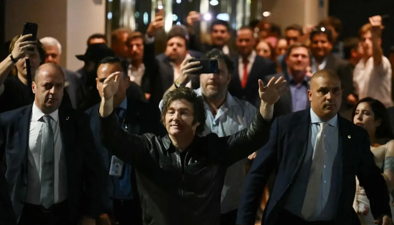 Bolsa argentina sube 20% en la apertura tras victoria electoral de Milei Bolsa argentina sube 20% en la apertura tras victoria electoral de Milei
