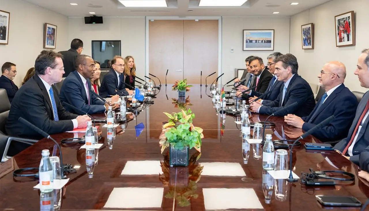 Al menos tres organismos internacionales y EEUU brindan respaldo a Rodrigo Paz, a una semana de su posesión  Al menos tres organismos internacionales y EEUU brindan respaldo a Rodrigo Paz, a una semana de su posesión