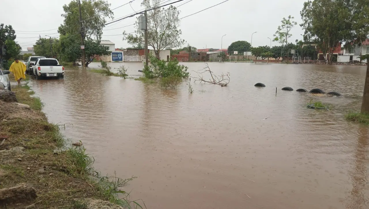 Santa Cruz: Habilitan línea de atención de emergencias ocasionadas por las lluvias Santa Cruz: Habilitan línea de atención de emergencias ocasionadas por las lluvias