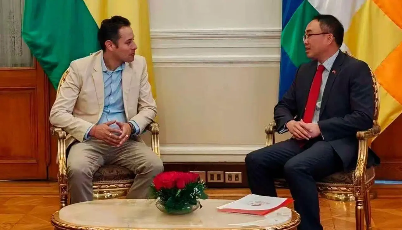 Lara se reunió con el embajador de China y su Consulado destaca que el encuentro refleja un “espíritu de amistad” Lara se reunió con el embajador de China y su Consulado destaca que el encuentro refleja un “espíritu de amistad”