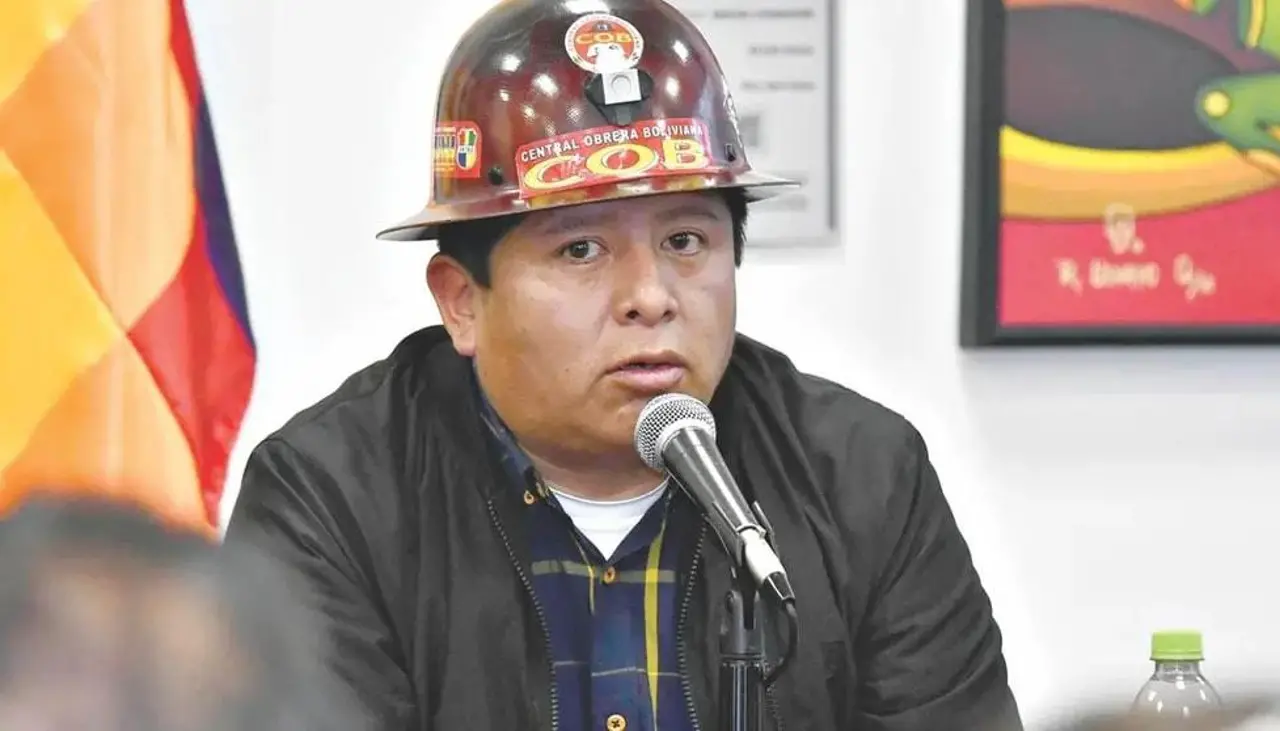 Citan a declarar por presunto enriquecimiento ilícito a Juan Carlos Huarachi, exejecutivo de la COB Citan a declarar por presunto enriquecimiento ilícito a Juan Carlos Huarachi, exejecutivo de la COB