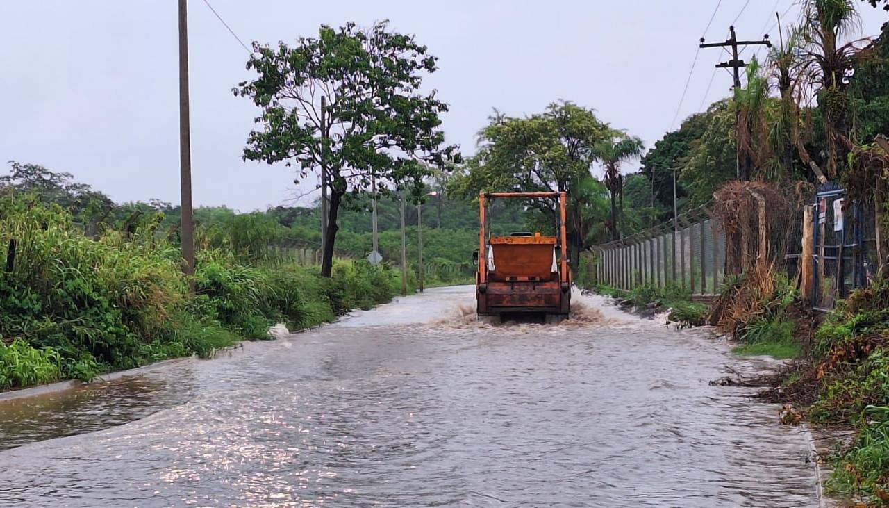 Rige alerta naranja por lluvias y crecidas de ríos en seis departamentos del país Rige alerta naranja por lluvias y crecidas de ríos en seis departamentos del país