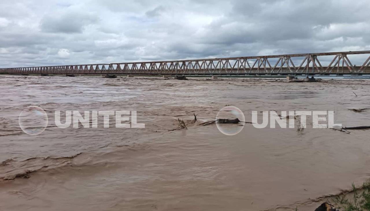 Intensas lluvias causan ruptura de diques, crecida de ríos y afectación a la población  Intensas lluvias causan ruptura de diques, crecida de ríos y afectación a la población