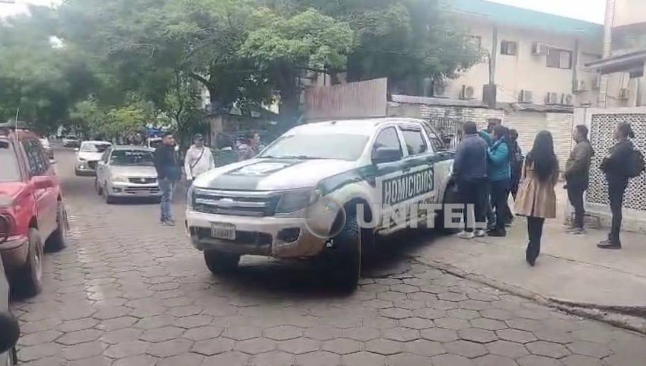 Moretones en las manos del niño revelan que intentó defenderse de los golpes de su tía, según informe médico Moretones en las manos del niño revelan que intentó defenderse de los golpes de su tía, según informe médico