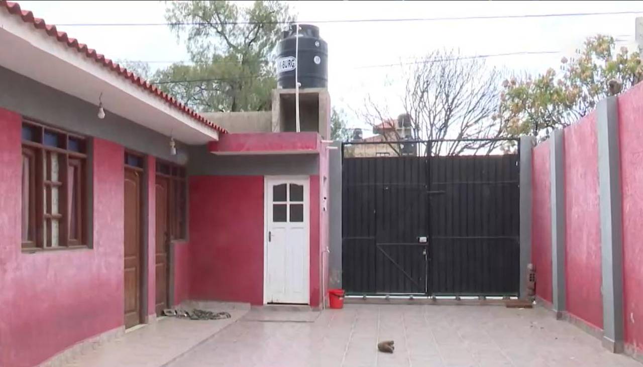 Robo millonario: Delincuentes armados irrumpen en un inmueble y se llevan dinero y joyas Robo millonario: Delincuentes armados irrumpen en un inmueble y se llevan dinero y joyas