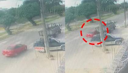 Video: dos personas sobreviven al violento impacto de un auto que terminó debajo de un camión