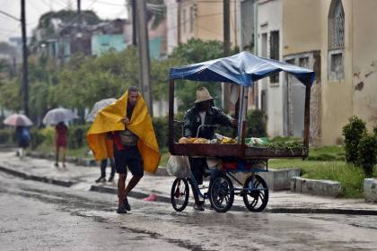 El huracán Melissa, extremadamente peligroso, toca tierra en la costa del oriente de Cuba El huracán Melissa, extremadamente peligroso, toca tierra en la costa del oriente de Cuba