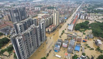 China emite la máxima alerta por lluvias tras grandes inundaciones en el sur