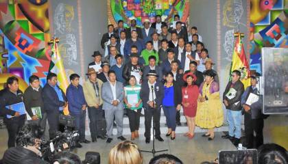 Tras reunirse con Luis Arce, municipios de Bolivia se declaran en emergencia por créditos