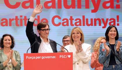 Los socialistas ganan elección en Cataluña y los independentistas pierden la mayoría