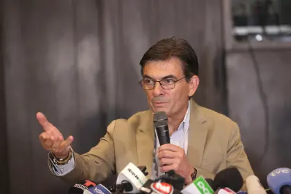Reunión de Paz con sectores productivos busca alinear propuestas con la agenda del nuevo Gobierno, señala diputado Reunión de Paz con sectores productivos busca alinear propuestas con la agenda del nuevo Gobierno, señala diputado