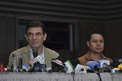 Tribunal Supremo Electoral evaluará la entrega credenciales a Paz y Lara en Sucre Tribunal Supremo Electoral evaluará la entrega credenciales a Paz y Lara en Sucre