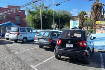 Una sala constitucional suspendió el parqueo tarifado; la Alcaldía de La Paz dice que el servicio sigue vigente Una sala constitucional suspendió el parqueo tarifado; la Alcaldía de La Paz dice que el servicio sigue vigente