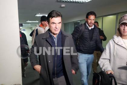 Paz se dirige a EEUU para gestionar el “colchón” de dólares y combustibles para que la economía de Bolivia se reactive  Paz se dirige a EEUU para gestionar el “colchón” de dólares y combustibles para que la economía de Bolivia se reactive