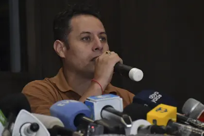 Lara dice que fue expulsado de la Policía con un caso “armado” por exjefes policiales Lara dice que fue expulsado de la Policía con un caso “armado” por exjefes policiales