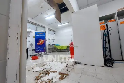 Colapsa una parte del techo del Hospital El Bajío debido a la intensa lluvia en Santa Cruz Colapsa una parte del techo del Hospital El Bajío debido a la intensa lluvia en Santa Cruz