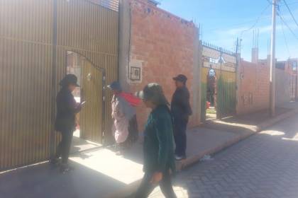 Delincuentes armados roban en dos casas y apuntaron con una pistola a una niña de siete años en El Alto 