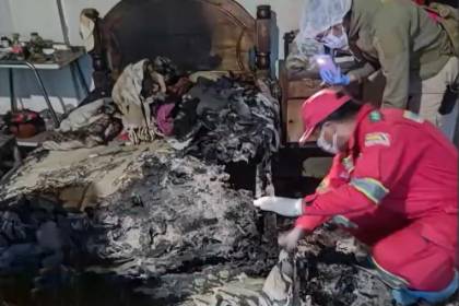 Portero de una fábrica de plásticos muere carbonizado tras dormirse con una vela encendida