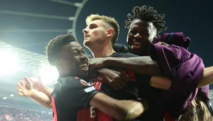 Leverkusen salva su invicto y clasifica a la final con un empate ante la Roma