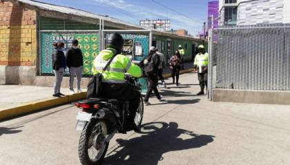 El Alto: Motociclista es atropellada por un auto, el chofer se dio a la fuga sin brindarle auxilio
