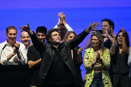 Milei logra contundente victoria con más del 40% de los votos en las elecciones legislativas en Argentina Milei logra contundente victoria con más del 40% de los votos en las elecciones legislativas en Argentina