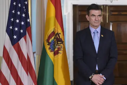 Rodrigo Paz destaca que “Bolivia se abre al mundo” tras reunirse con el secretario de Estado de EEUU  Rodrigo Paz destaca que “Bolivia se abre al mundo” tras reunirse con el secretario de Estado de EEUU