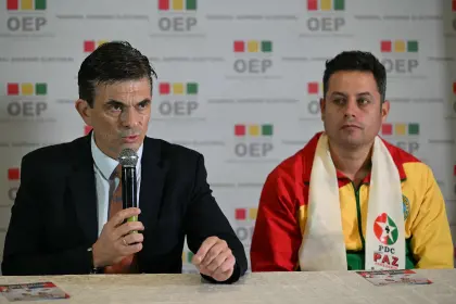 Tribunal Supremo Electoral evaluará la entrega credenciales a Paz y Lara en Sucre Tribunal Supremo Electoral evaluará la entrega credenciales a Paz y Lara en Sucre
