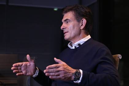 Rodrigo Paz envía mensaje desde EEUU y garantiza combustible y dólares para Bolivia  Rodrigo Paz envía mensaje desde EEUU y garantiza combustible y dólares para Bolivia