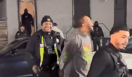 El confuso momento en que un policía se lleva arrestado a su hermano gemelo 