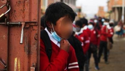 El Alto: un estudiante de 11 años se desvaneció repentinamente y murió en el patio de su colegio