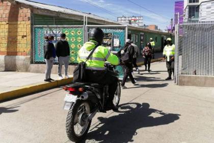 El Alto: Motociclista es atropellada por un auto, el chofer se dio a la fuga sin brindarle auxilio