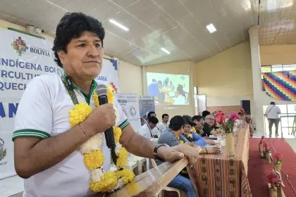 Evo Morales lanza críticas a la DEA y cree que está siendo acusado por la agencia norteamericana Evo Morales lanza críticas a la DEA y cree que está siendo acusado por la agencia norteamericana