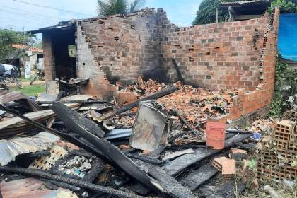 “Todo se quemó”: el hogar de una madre y sus dos hijos se redujo a cenizas por un incendio en Trinidad