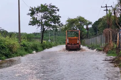 Rige alerta naranja por lluvias y crecidas de ríos en seis departamentos del país Rige alerta naranja por lluvias y crecidas de ríos en seis departamentos del país