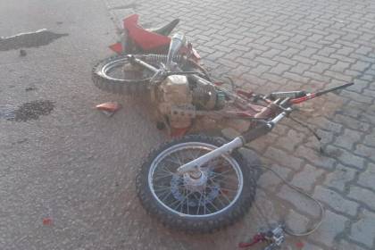 Un fuerte golpe en la cabeza segó la vida a un motociclista que se estrelló contra un camión de basura en Oruro
