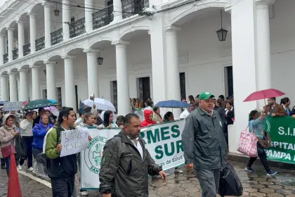 Médicos acatan un paro de 24 horas en Santa Cruz de la Sierra Médicos acatan un paro de 24 horas en Santa Cruz de la Sierra