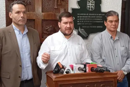 Cívicos urgen cumbre energética a Rodrigo Paz al advertir que la crisis no solo será de combustibles Cívicos urgen cumbre energética a Rodrigo Paz al advertir que la crisis no solo será de combustibles