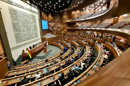 Ministro señala que la Asamblea debe aprobar otros 19 créditos, por más de $us 1.500 millones Ministro señala que la Asamblea debe aprobar otros 19 créditos, por más de $us 1.500 millones
