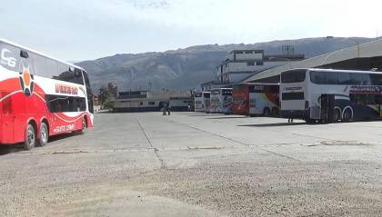 Choferes asalariados logran acuerdo y levantan bloqueo en la terminal de Cochabamba