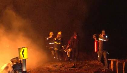 Ocupantes de cisterna fueron sacados en medio de las llamas, el chofer del camión no fue encontrado