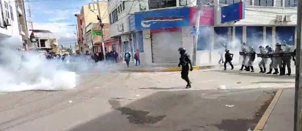 Gasifican a manifestantes en Sacaba en medio de conflicto por la alternancia en el Concejo